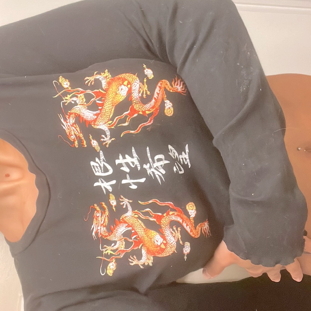 UO cropped graphic long sleeve tee
